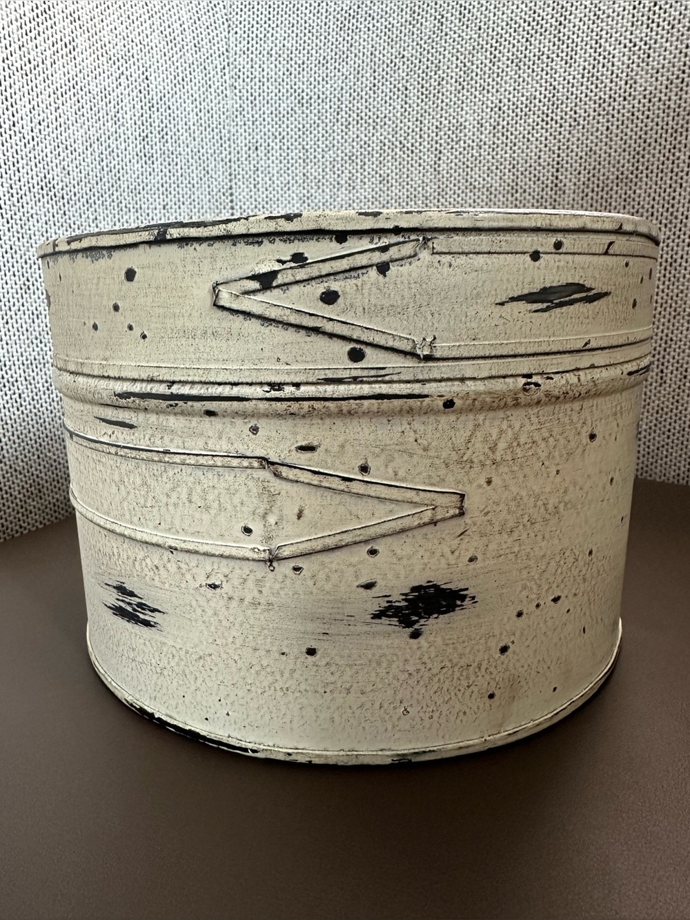 Painted to look distressed β’ metal container with lid